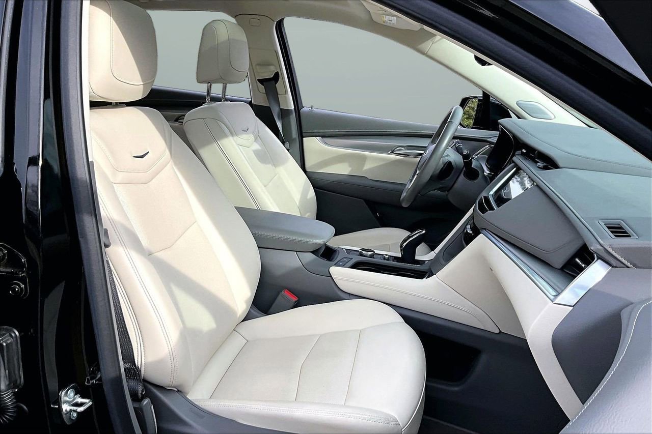 Used 2024 Cadillac XT5 Premium Luxury w/ Technology Package image 23