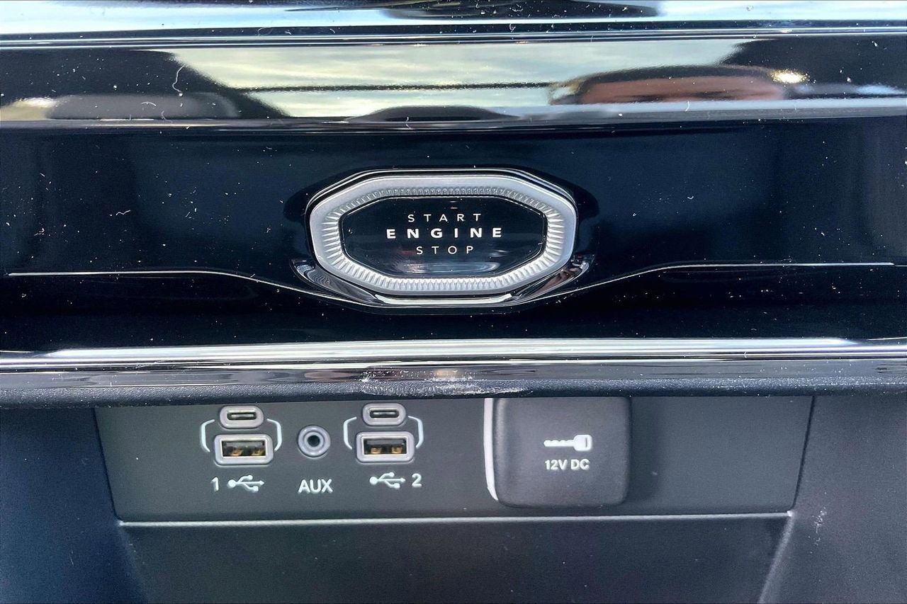New 2026 Jeep Grand Cherokee Limited w/ Limited Altitude Package image 19