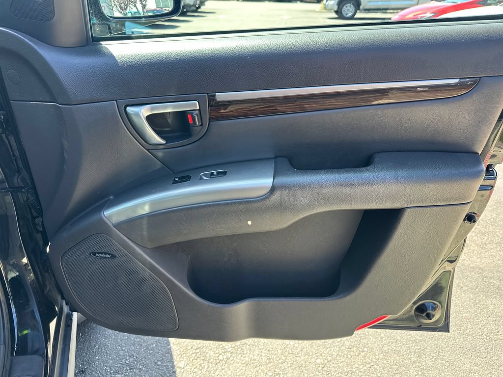 Used 2011 Hyundai Santa Fe Limited FWD image 16