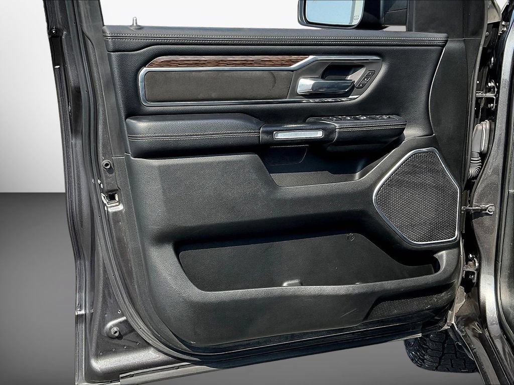 Used 2019 RAM 1500 Laramie AWD/4WD image 23