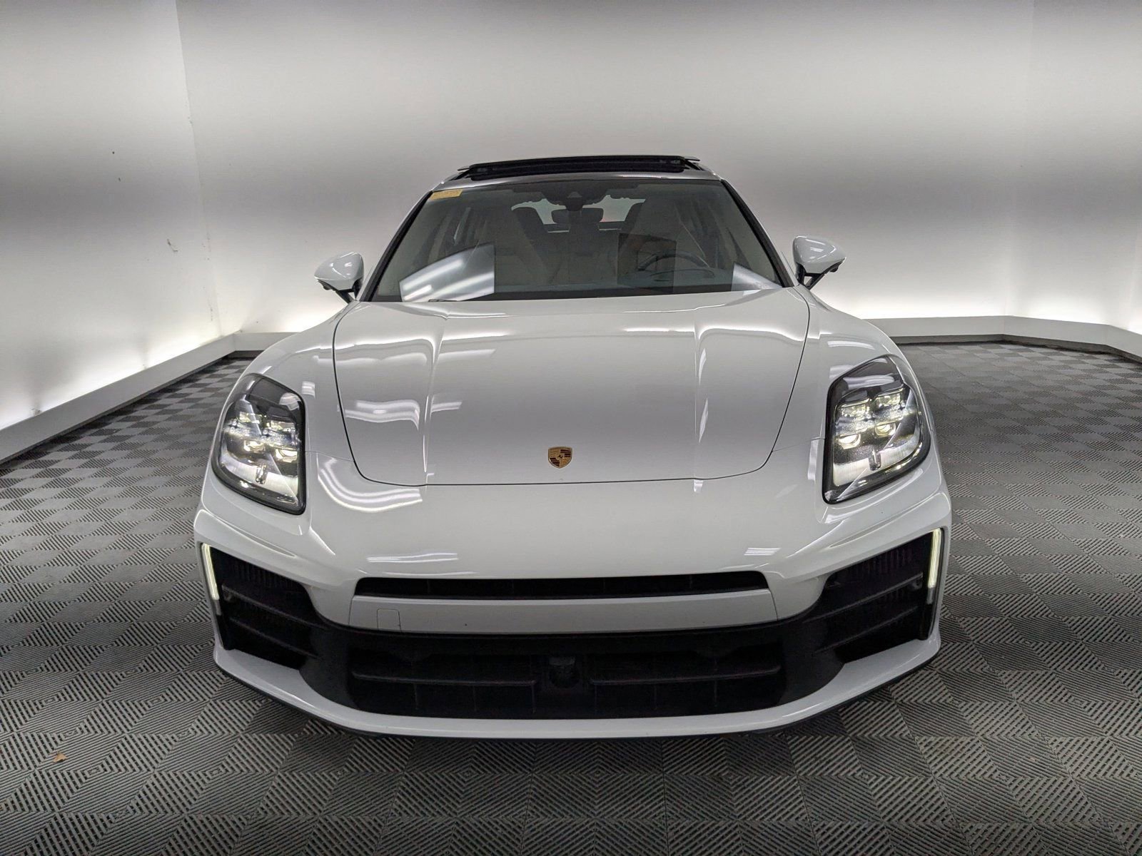 Certified 2024 Porsche Panamera 4 image 6