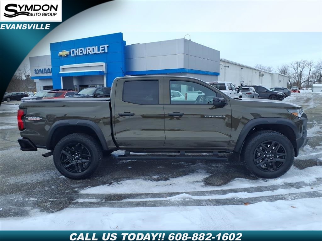 Used 2024 Chevrolet Colorado Trail Boss w/ Advanced Trailering Package image 2