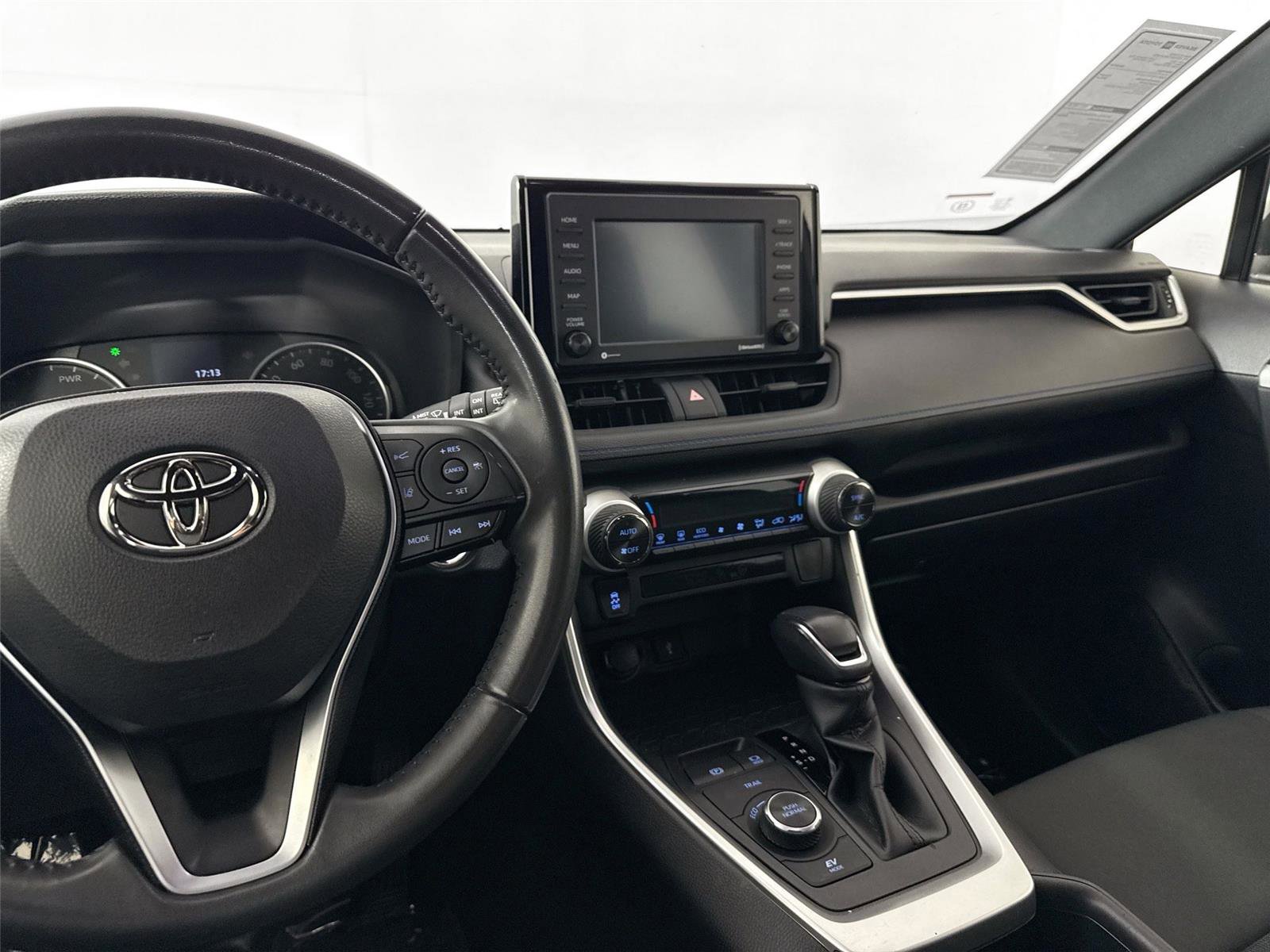 Certified 2022 Toyota RAV4 SE image 29