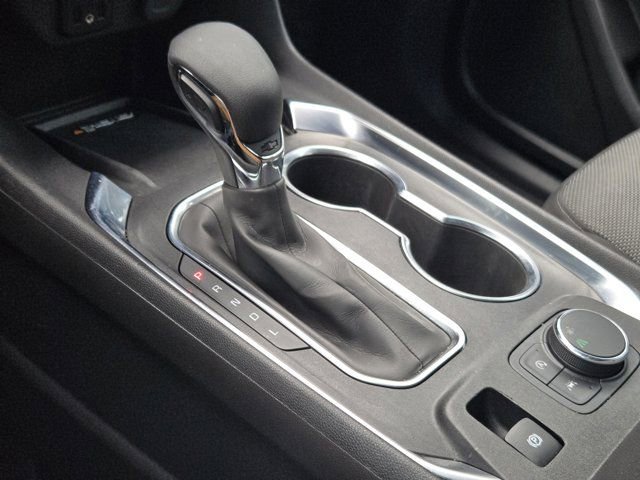 Used 2022 Chevrolet Traverse LT image 22