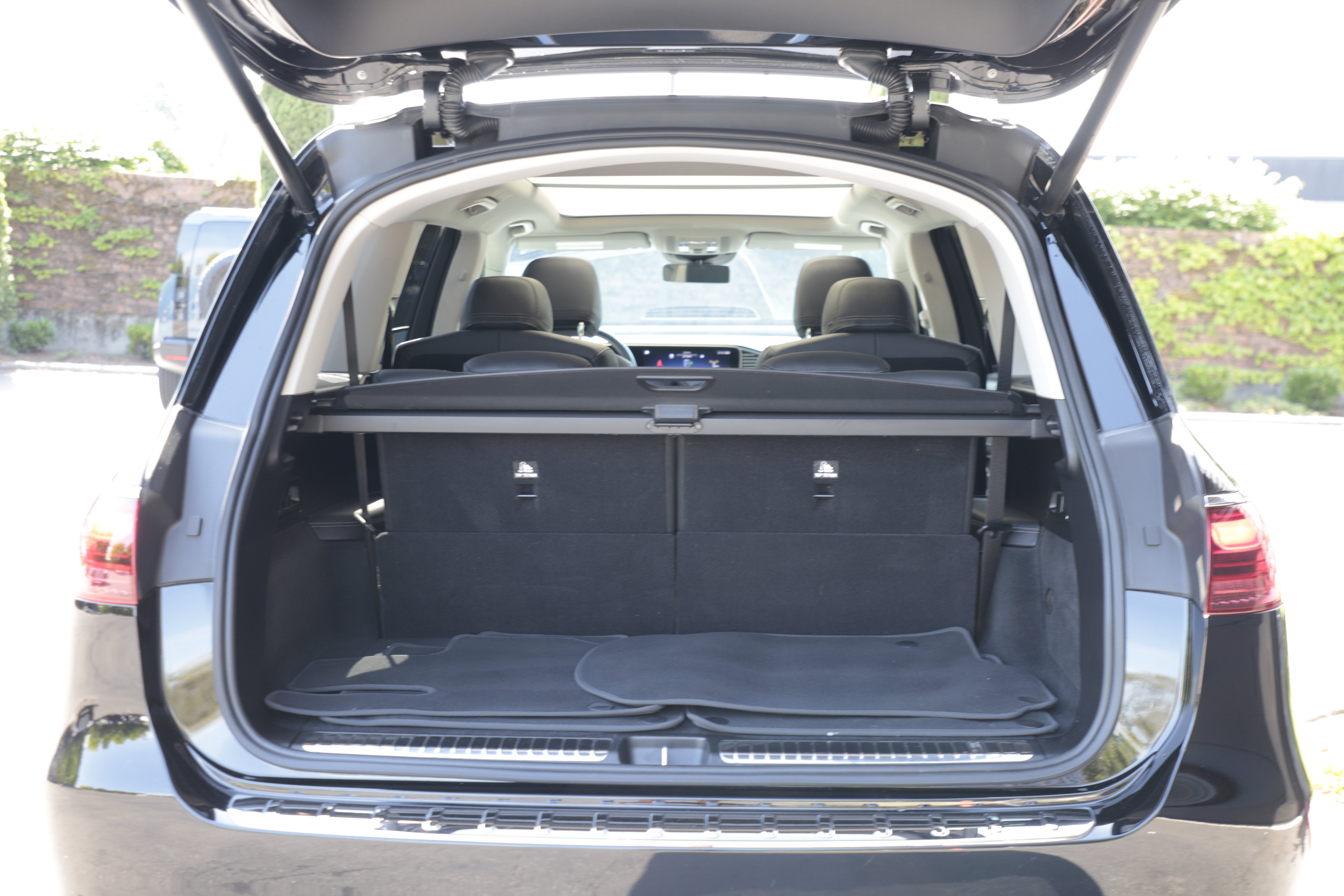 Used 2024 Mercedes-Benz GLS 450 4MATIC image 16