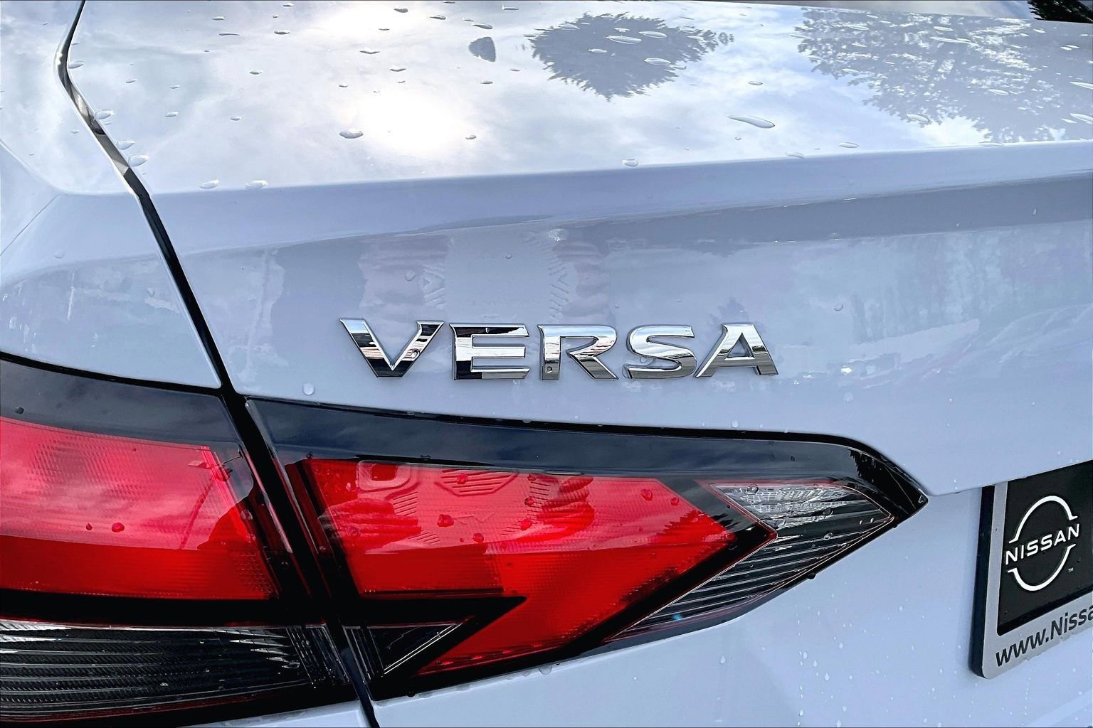 Used 2025 Nissan Versa SV w/ Trunk Package image 14