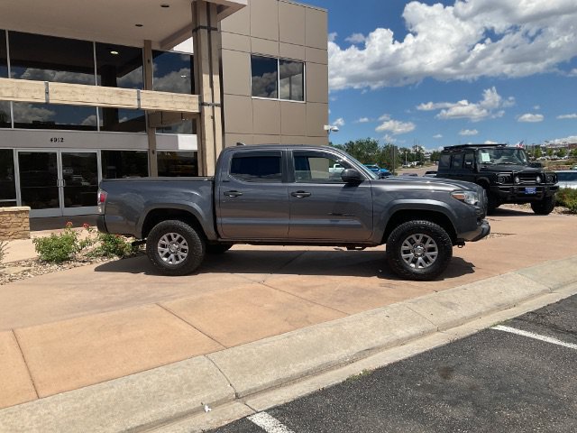 Used 2017 Toyota Tacoma SR5 w/ Tow Package AWD/4WD image 3