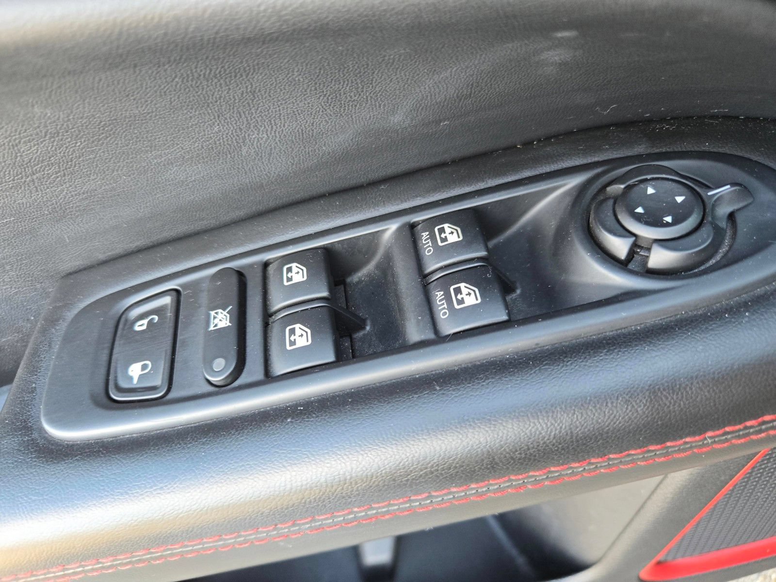 Used 2017 Jeep Compass Trailhawk w/ Navigation Group AWD/4WD image 15