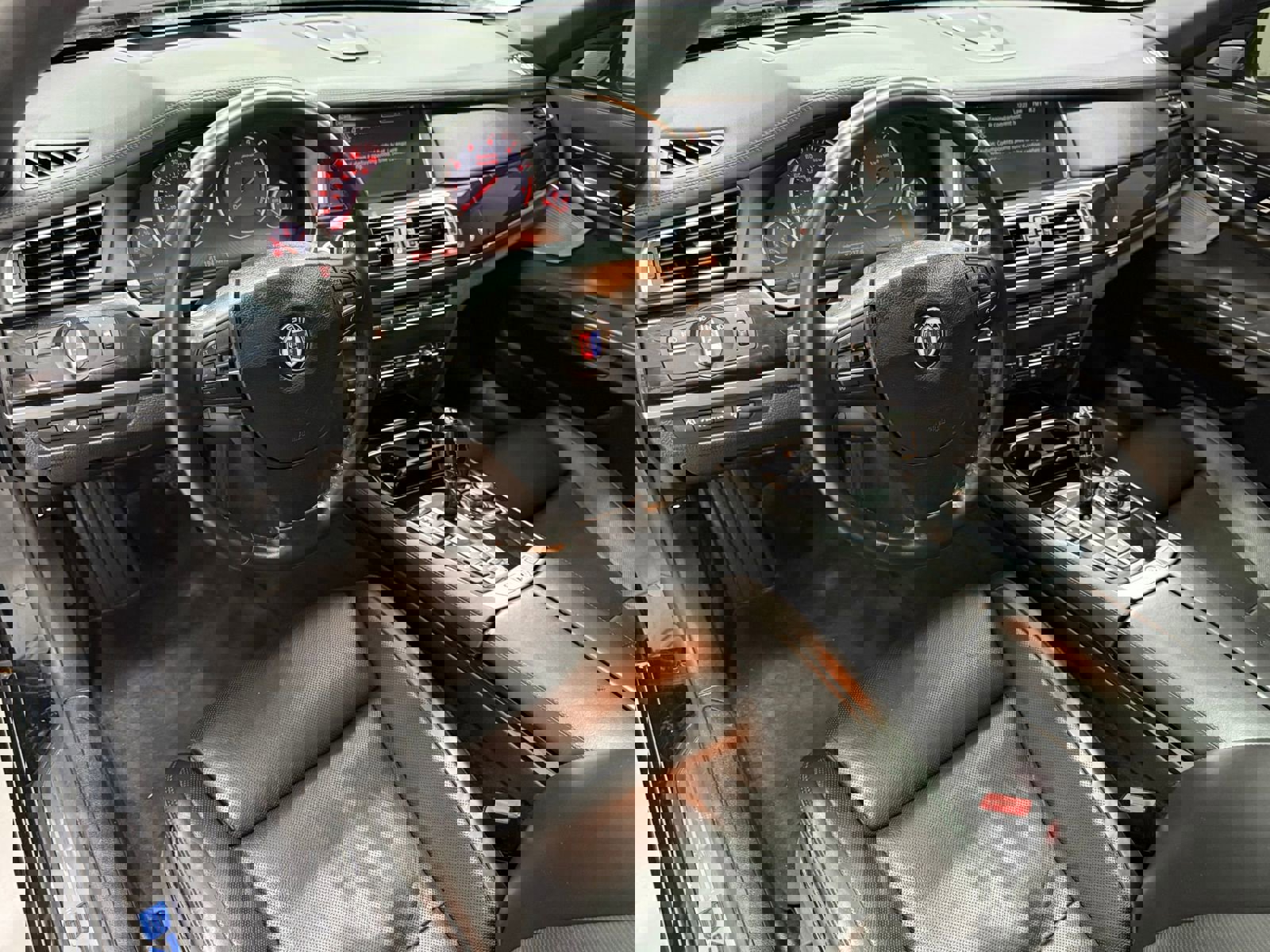 Used 2013 BMW 750Li LWB image 21