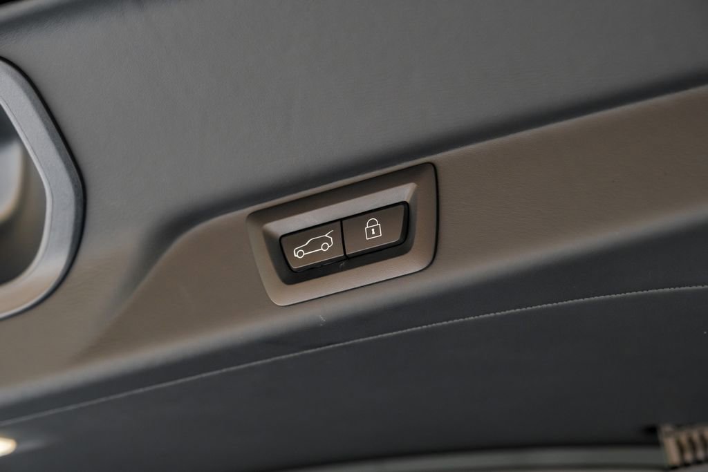 Used 2022 Rolls-Royce Cullinan w/ Cullinan Package image 68