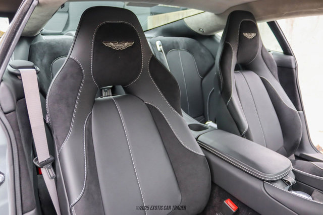 Used 2014 Aston Martin Vanquish Coupe image 31