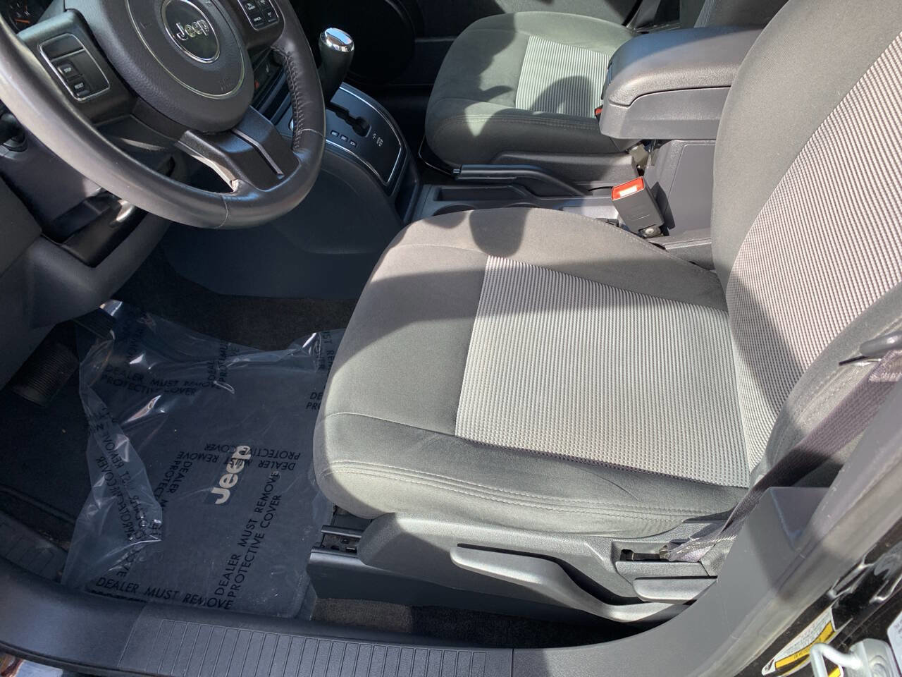 Used 2016 Jeep Patriot Latitude AWD/4WD image 13
