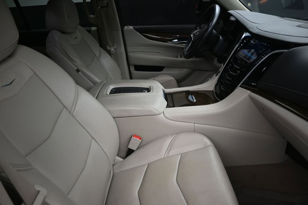 Used 2019 Cadillac Escalade Premium Luxury AWD/4WD image 24