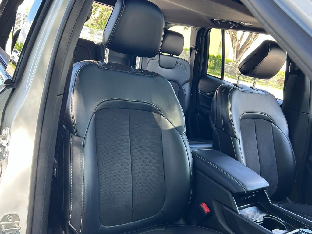 Certified 2024 Jeep Grand Cherokee Altitude image 38