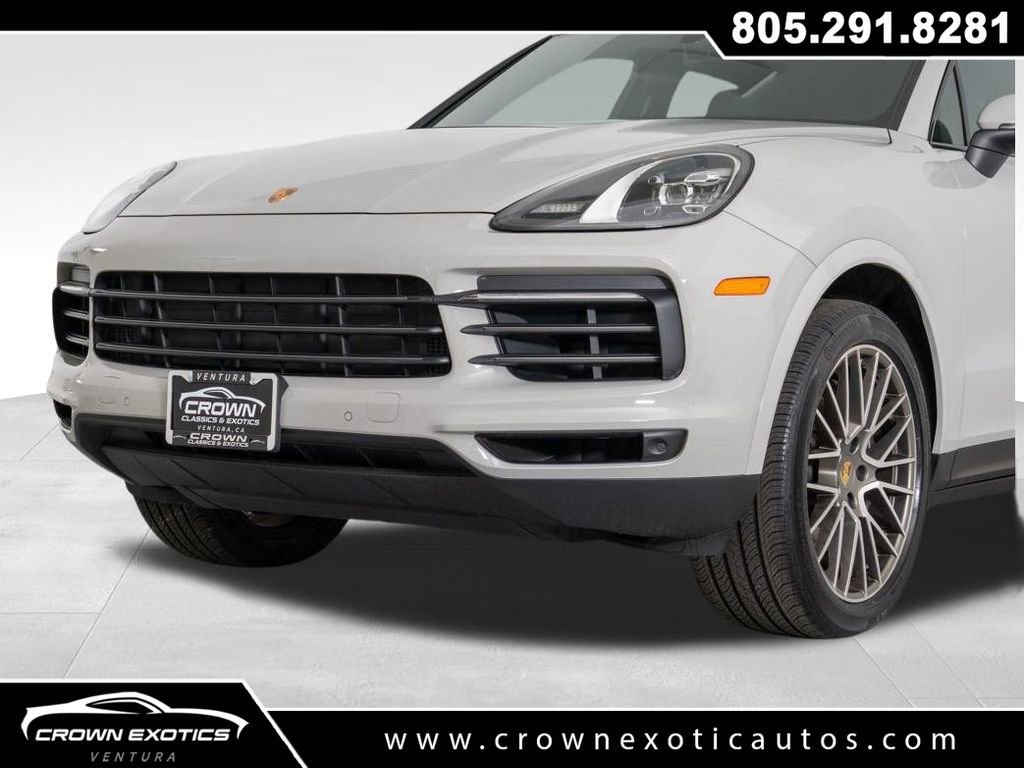 Used 2023 Porsche Cayenne Platinum Edition image 11