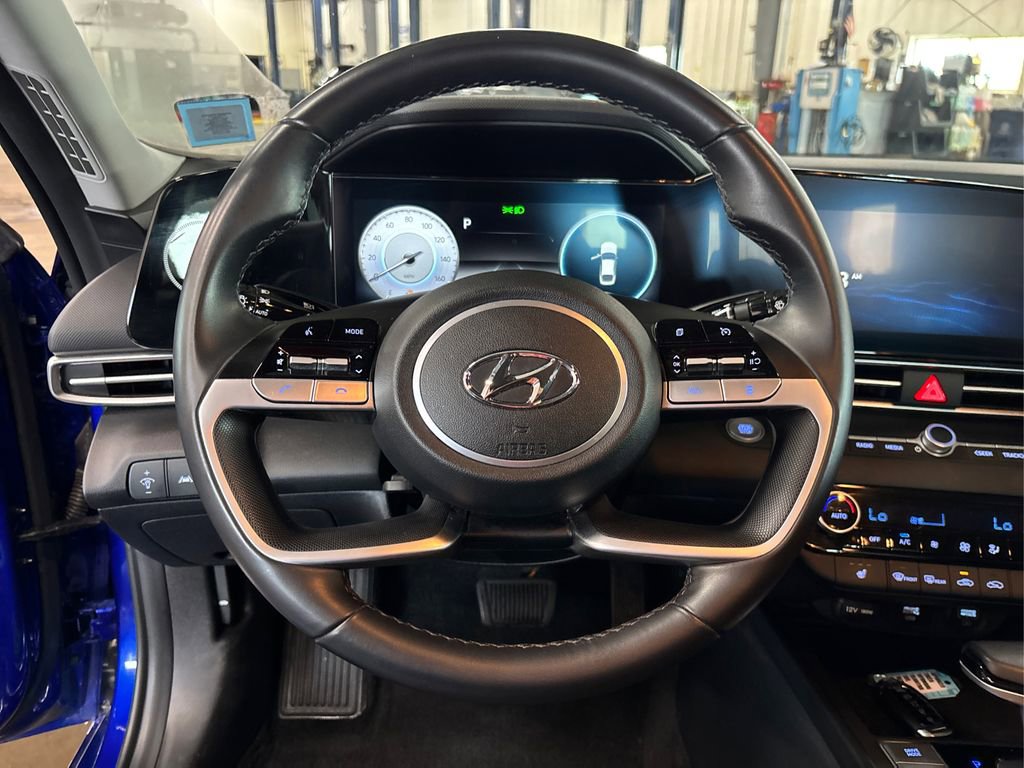 Used 2023 Hyundai Elantra SEL w/ Convenience Package image 21