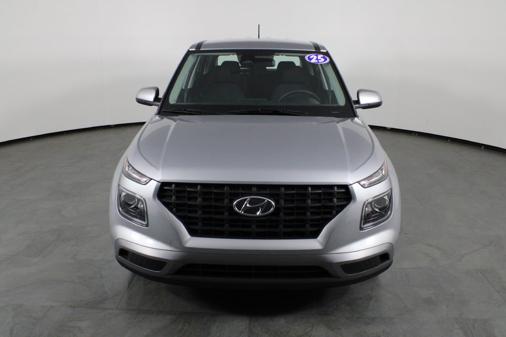 Certified 2025 Hyundai Venue SE FWD image 13