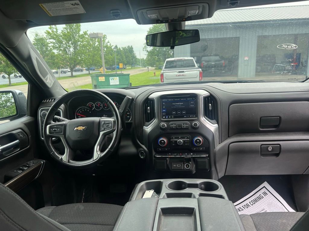 Used 2022 Chevrolet Silverado 1500 LT image 16