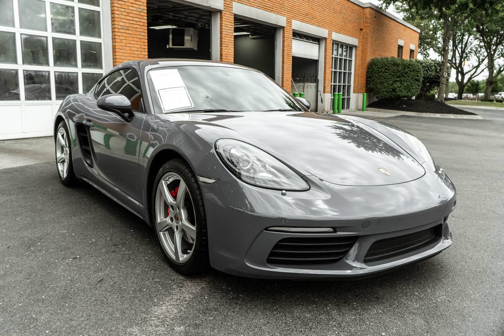 Used 2018 Porsche 718 Cayman RWD image 5