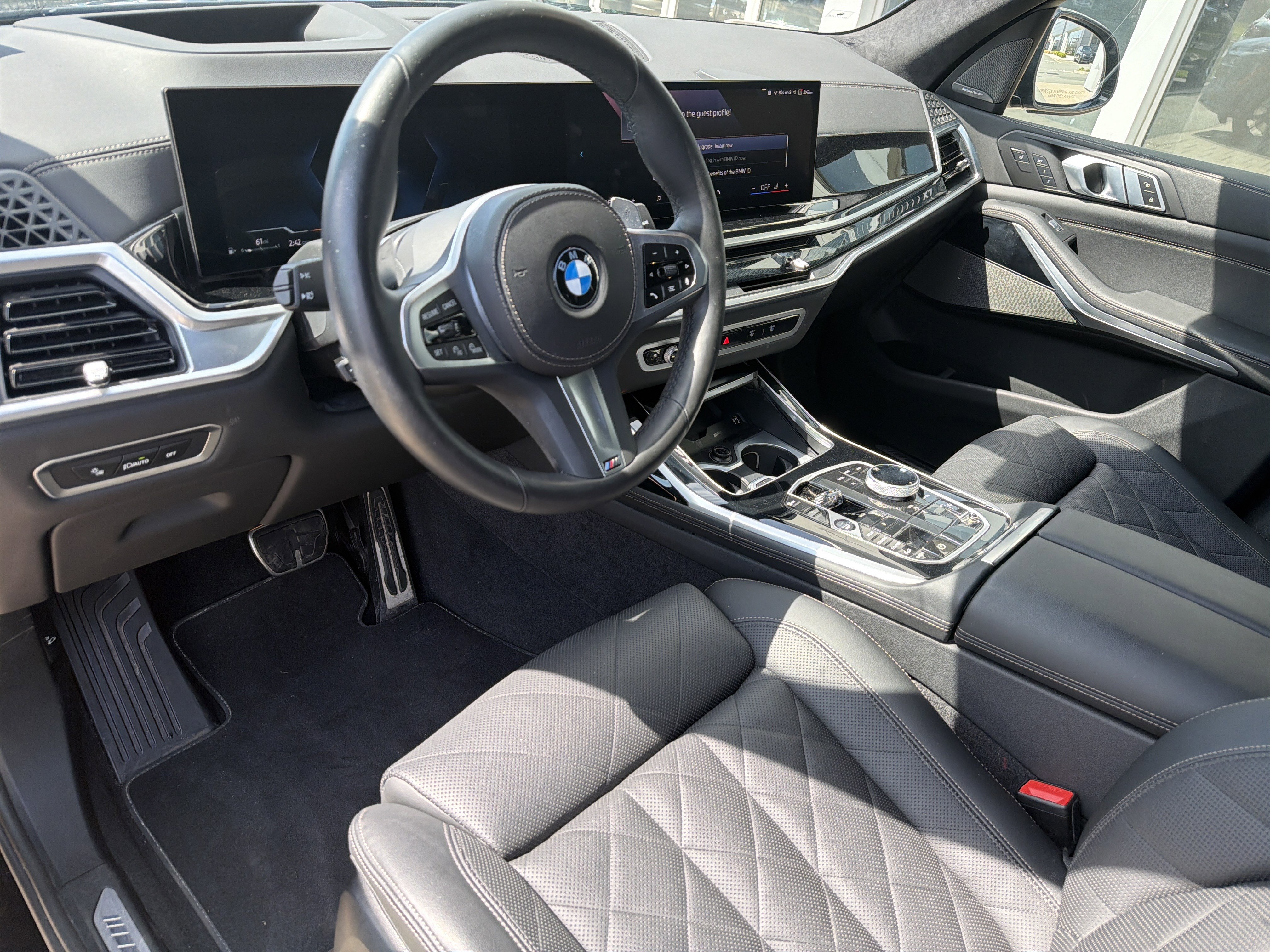 Used 2025 BMW X7 xDrive40i w/ Executive Package image 14