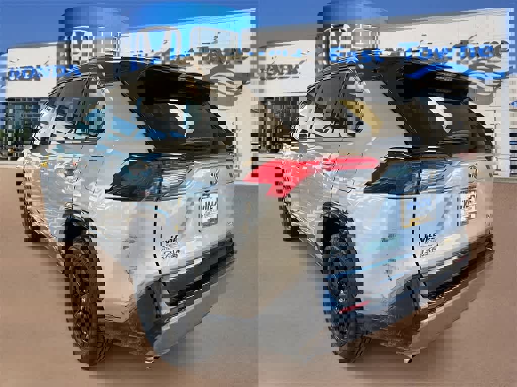 Used 2020 Toyota RAV4 XSE image 6