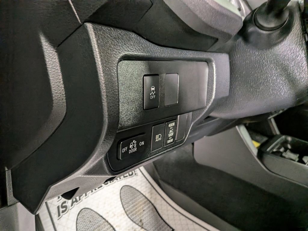 Used 2021 Toyota Tacoma TRD Off-Road image 19