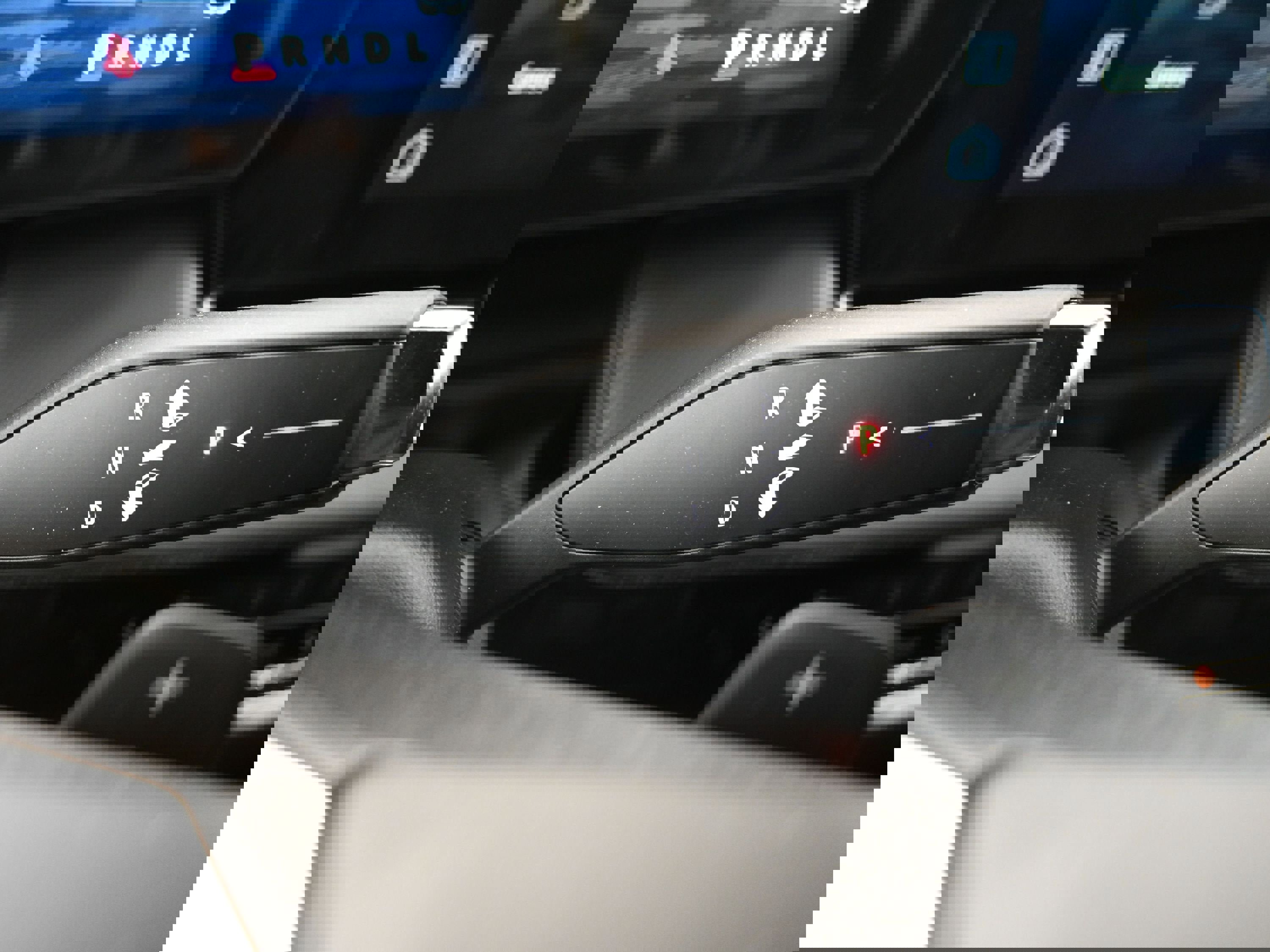 Used 2025 Chevrolet Equinox LT w/ Safety and Technology Package image 18