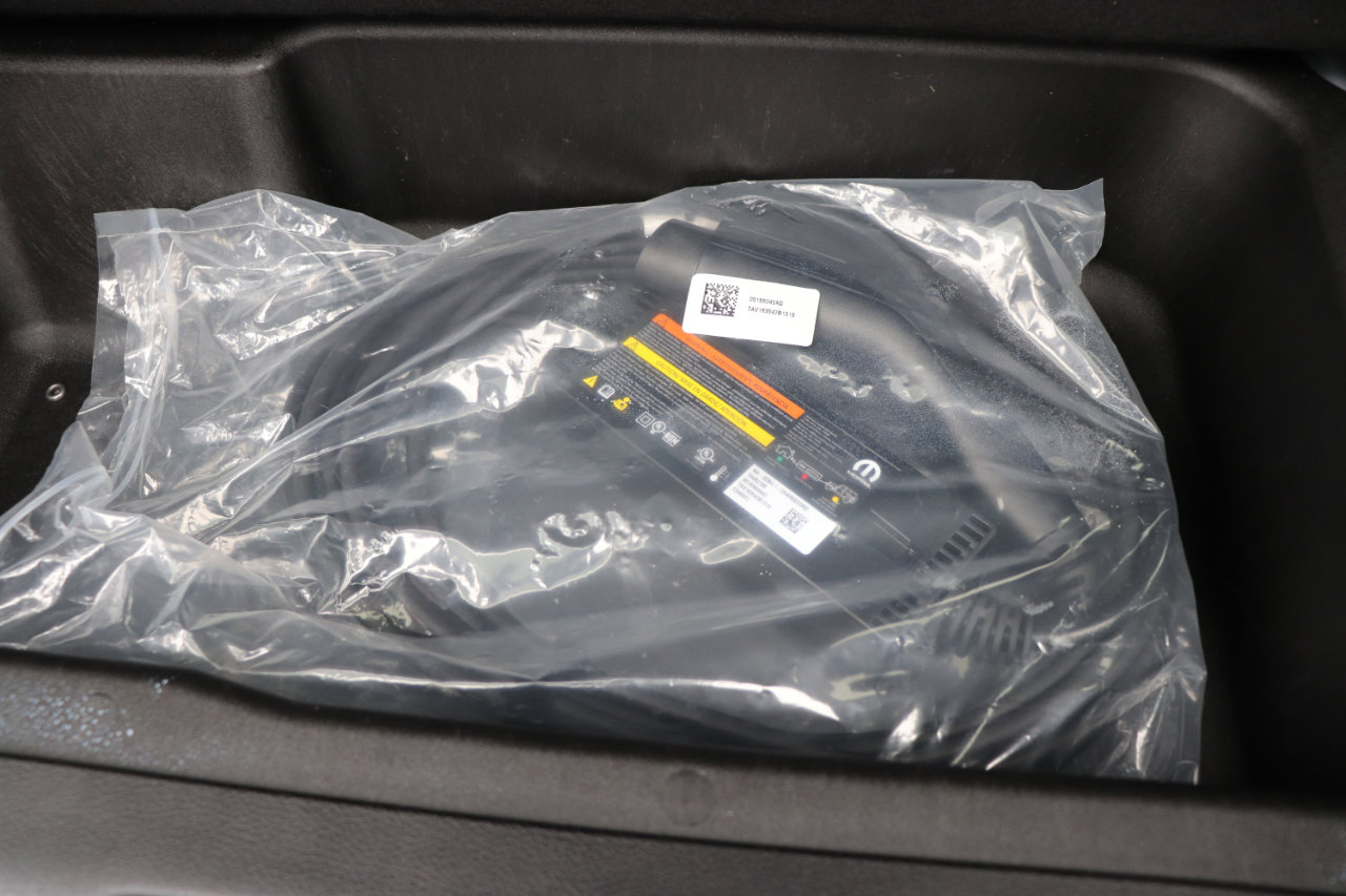 Used 2024 Jeep Wrangler Sahara image 49