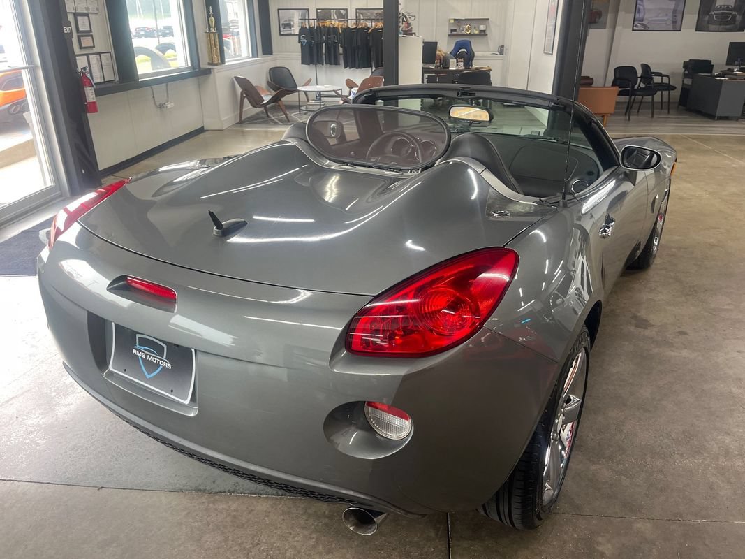 Used 2007 Pontiac Solstice Convertible w/ Premium Package RWD image 12