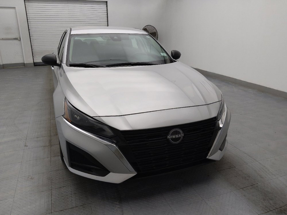 Used 2024 Nissan Altima 2.5 SV image 14