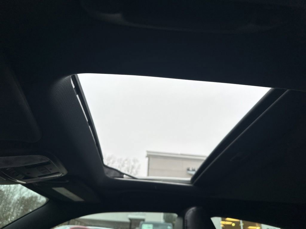 Used 2016 Dodge Charger SXT w/ AWD Plus Group image 27