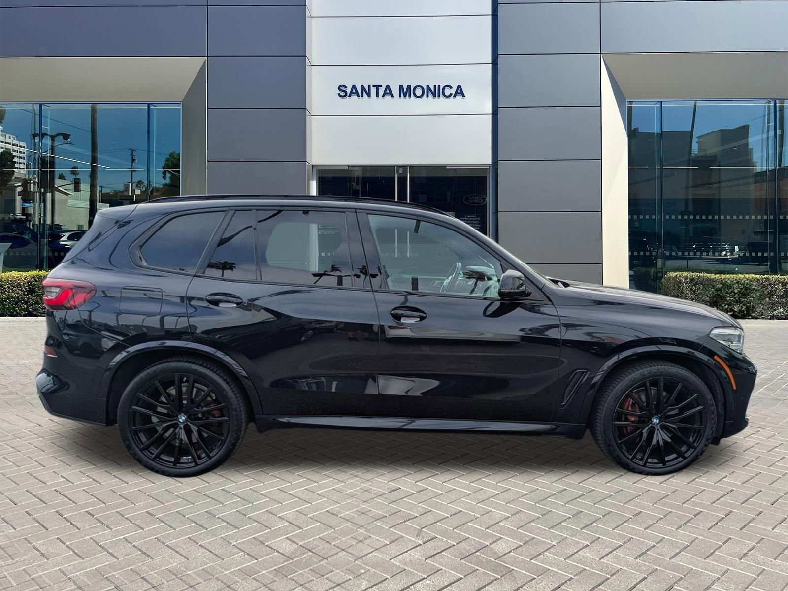 Used 2021 BMW X5 sDrive40i w/ M Sport Package image 4