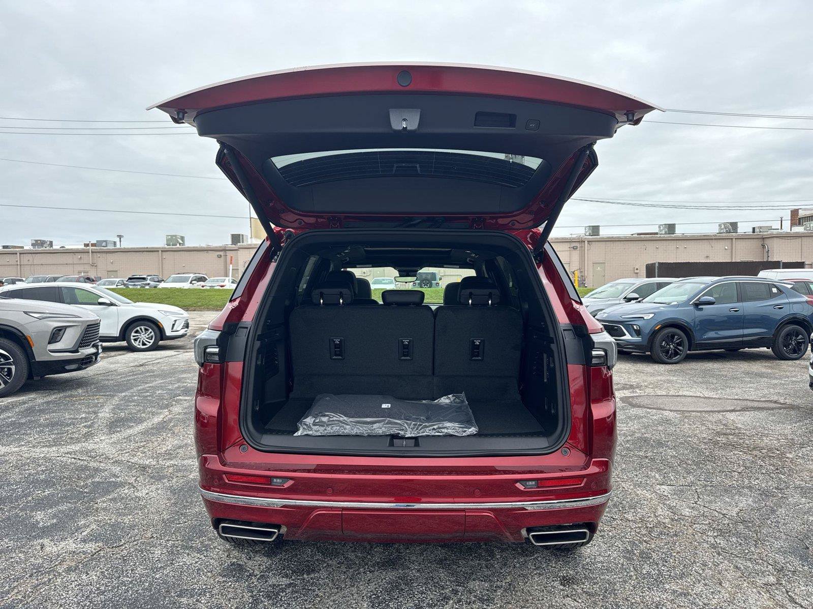 New 2026 Buick Enclave Avenir w/ Super Cruise Package FWD image 25