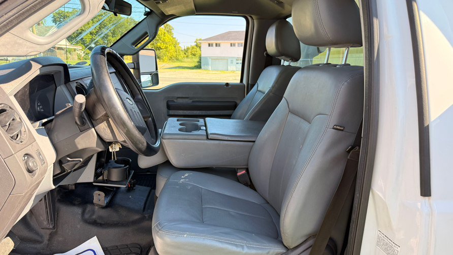 Used 2015 Ford F550 2WD Regular Cab Super Duty image 15