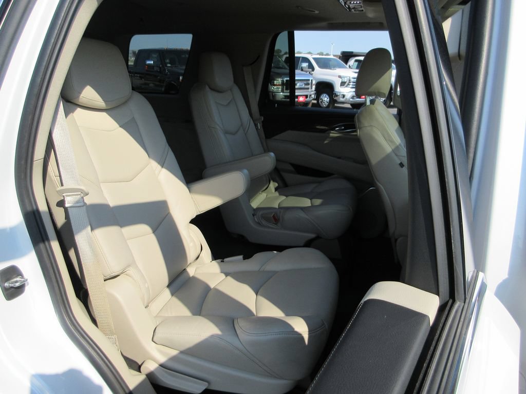Certified 2020 Cadillac Escalade Premium Luxury AWD/4WD image 27