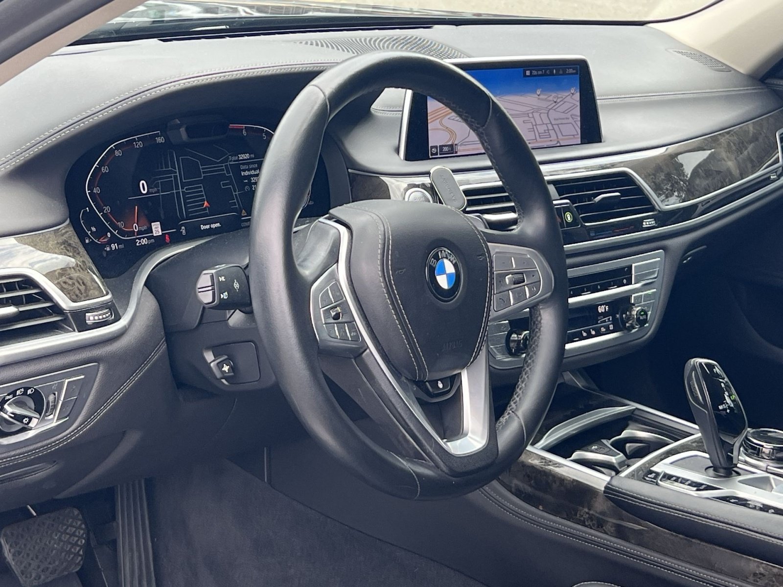 Used 2022 BMW 750i xDrive w/ Executive Package AWD/4WD image 16