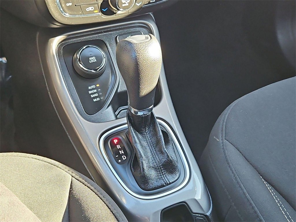 Used 2021 Jeep Compass Sport image 19