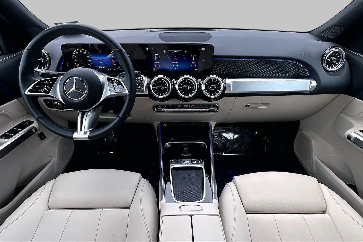Used 2025 Mercedes-Benz GLB 250 4MATIC image 16