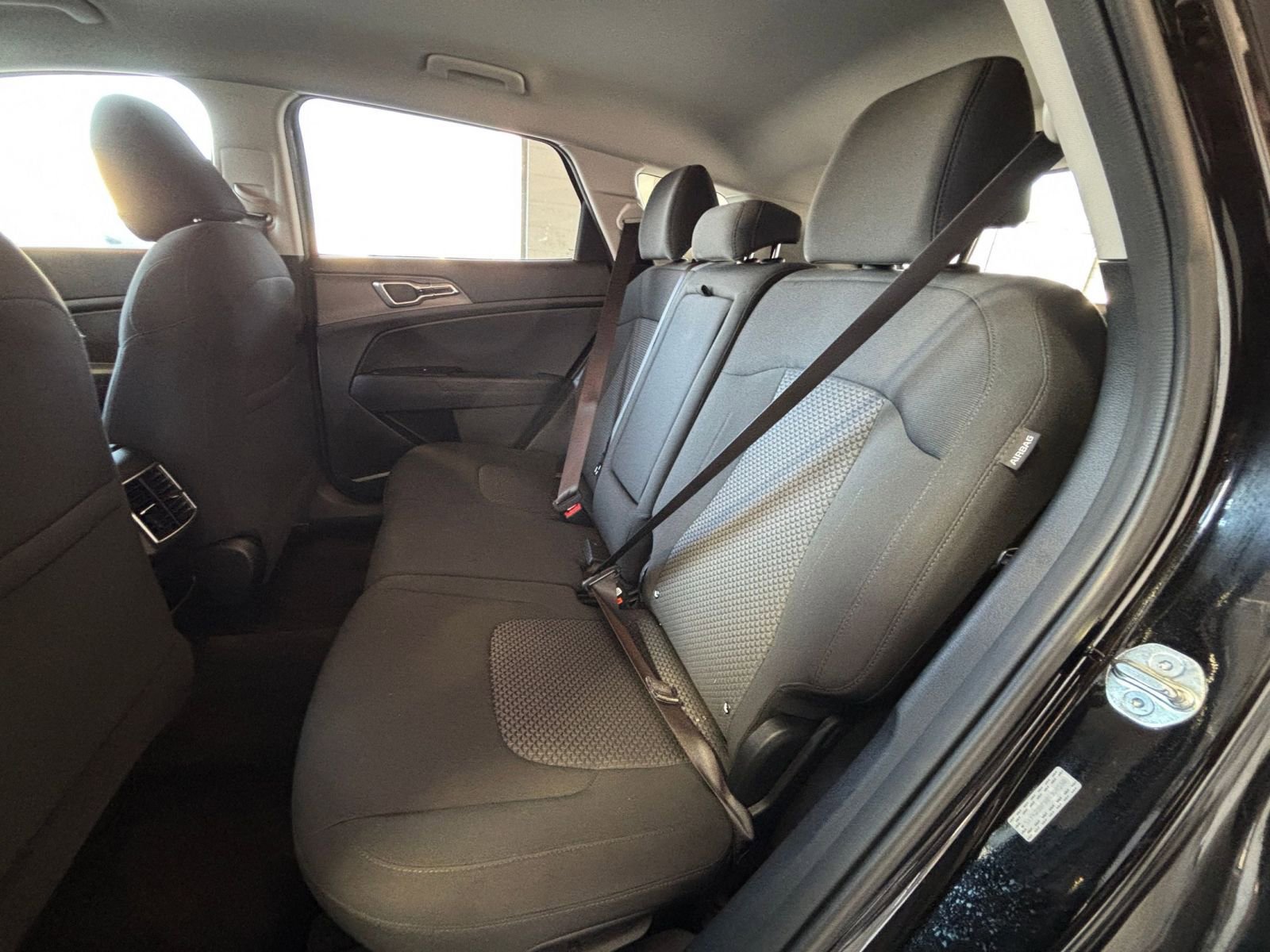 Used 2025 Kia Sportage LX image 30