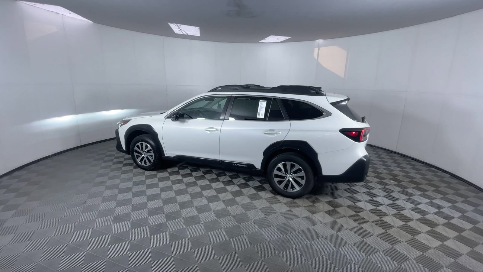 Used 2023 Subaru Outback Premium image 6