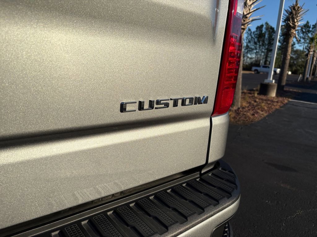 Used 2025 Chevrolet Silverado 1500 Custom image 8