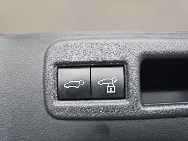 Used 2021 Toyota Venza image 13