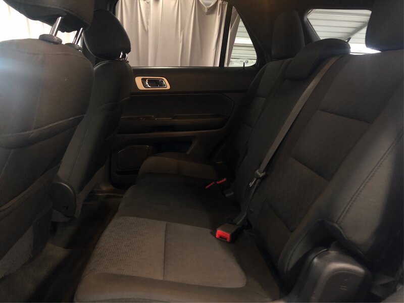 Used 2015 Ford Explorer XLT w/ Equipment Group 201B FWD image 10
