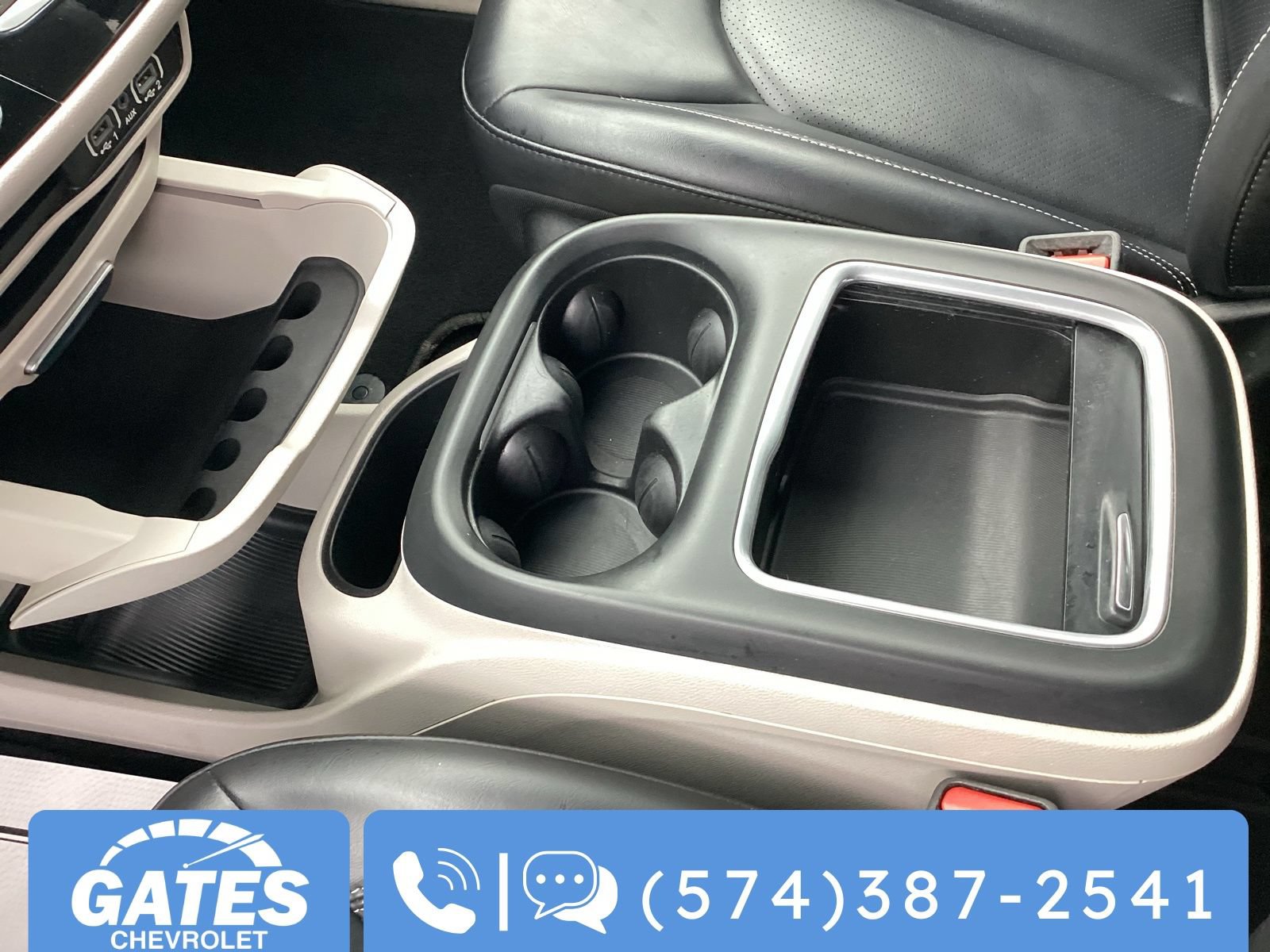 Used 2023 Chrysler Pacifica Touring-L FWD image 35