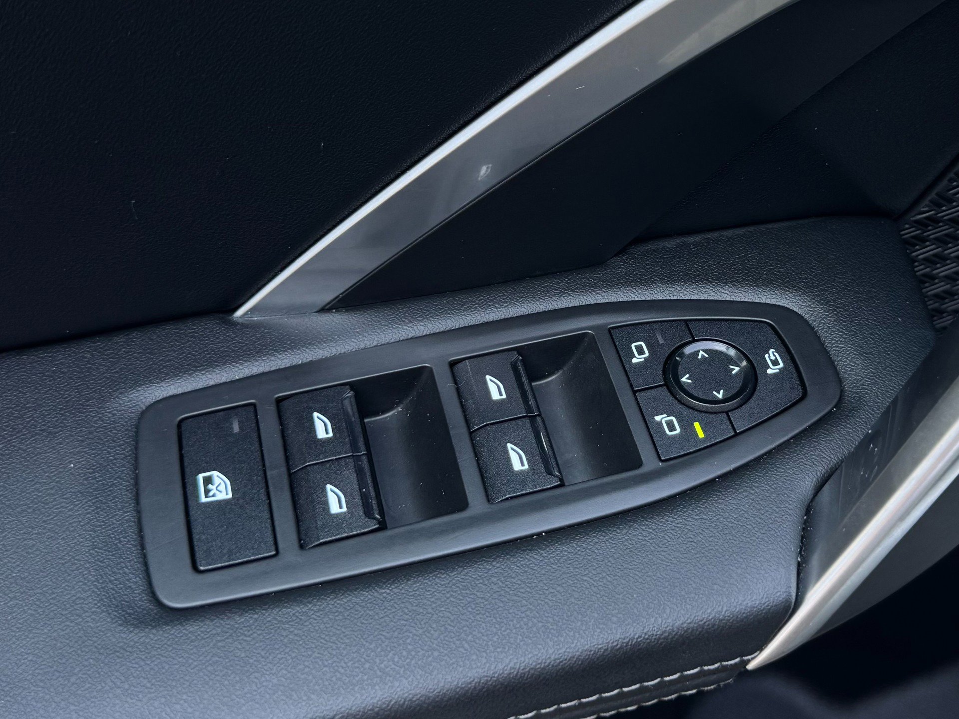 Used 2024 BMW X1 xDrive28i w/ Convenience Package image 88