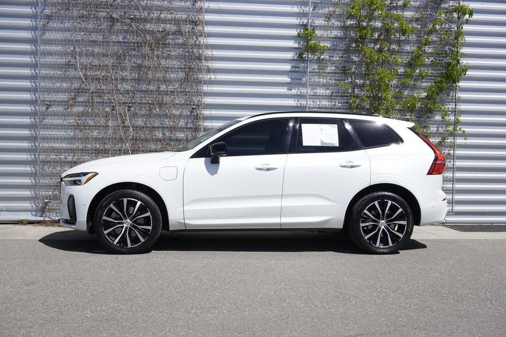 Used 2023 Volvo XC60 T8 Plus w/ Climate Package AWD/4WD image 8