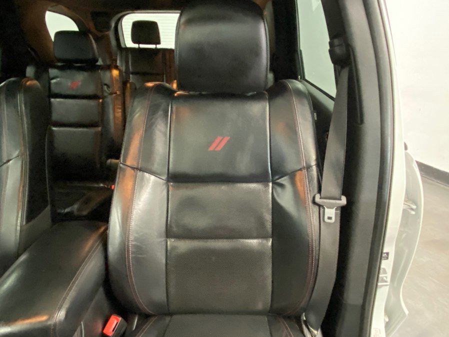 Used 2022 Dodge Durango R/T w/ Blacktop Package AWD/4WD image 23