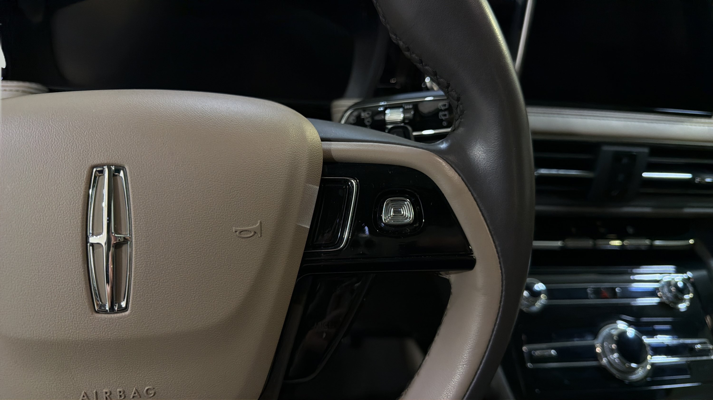 Used 2022 Lincoln Corsair Grand Touring AWD/4WD image 14