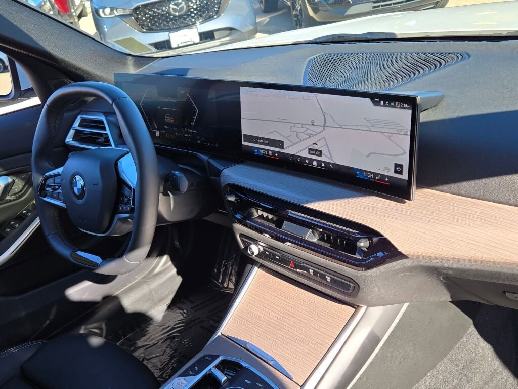 Used 2025 BMW 330i xDrive Sedan image 8