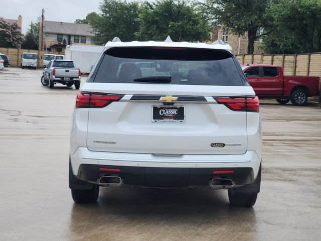 Used 2022 Chevrolet Traverse Premier FWD image 13